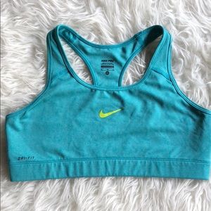 ❌❌ SOLD ❌❌ NWOT NIKE dri-fit sports bra